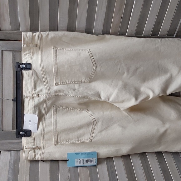 WOMEN'S FLARE LEG DENIM PANT | FUTURE COLLECTIVE | 20 - Picture 7 of 14